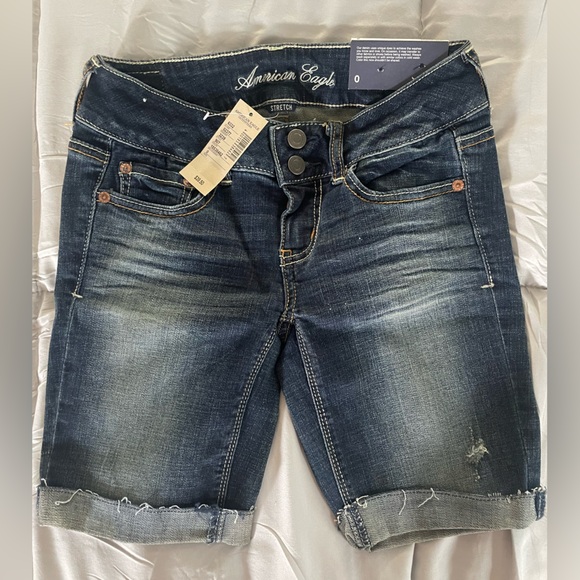 NWT AE Bermuda Shorts Size 0 - Picture 1 of 4